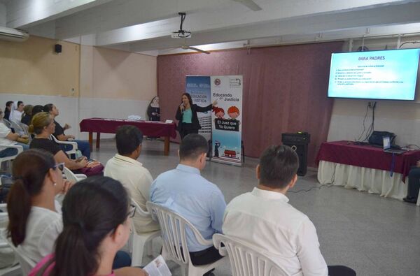 Prosiguen jornadas educativas en Villa Elisa