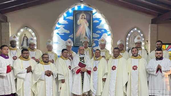 “Les explicamos que somos otra iglesia, pero la gente no entiende”