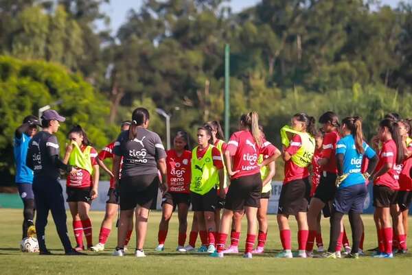 Selección Femenina Sub 17, debuta este miércoles ante Uruguay - Fútbol - ABC Color