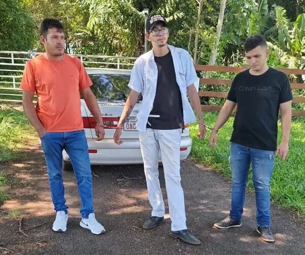 Detienen a cuatro personas tras intentar robar una avioneta en Santa Rita - ABC en el Este - ABC Color