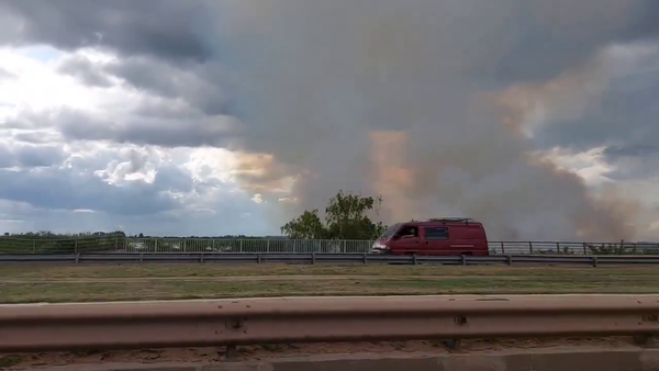 Incendio en Costanera: "No es que se reavivó, la gente volvió a quemar", aseguró Bombero - trece