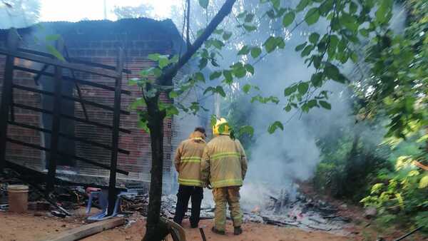 Mujer de 89 años muere en incendio de su vivienda en Itapúa