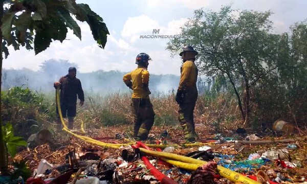 Voraz incendio consume varias viviendas en el Bañado Sur – Prensa 5