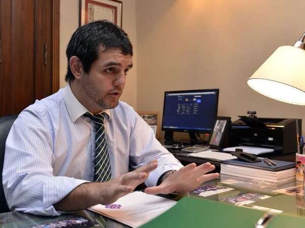“Fiscalía no puede investigar algunas cosas y callar en otras”, dijo Manuel Riera tras imputación de Abdo Benítez - Política - ABC Color