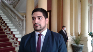 Mauricio Espínola afirmó que Mario Abdo tomó con tranquilidad la imputación en su contra