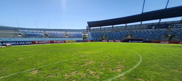 Versus / El preocupante estado del campo de juego donde Nacional buscará la hazaña