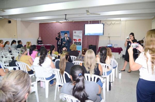 Iniciaron charlas educativas en Villa Elisa