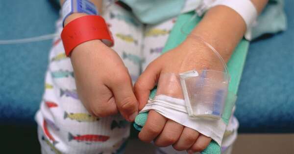 Diario HOY | Dan de alta a niño hospitalizado por golpes en colegio capitalino