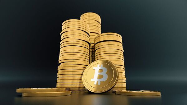 El bitcoin roza los USD 73.000 en nuevo máximo
