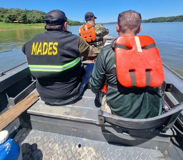 Verifican calidad de aguas del río Paraná en la zona de Capitán Meza