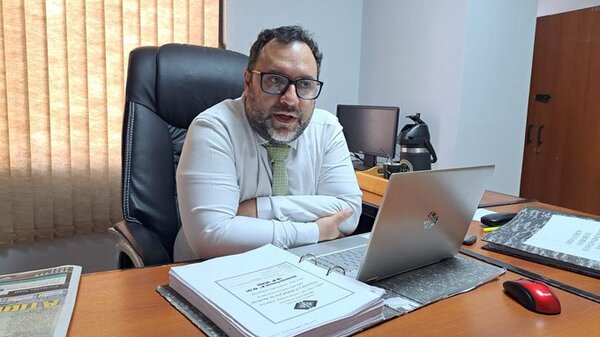 Fiscal acusa a hijo del exdiputado Cuevas como cómplice de enriquecimiento ilícito