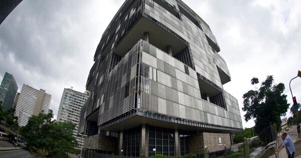 La Nación / Lula renovará la administración de Petrobras