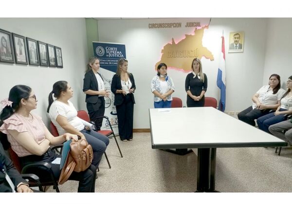 Charlas de inducción para funcionarios de Caaguazú y Coronel Oviedo