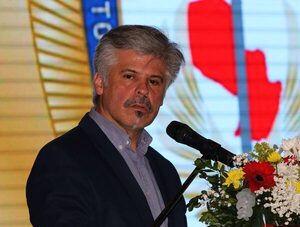 "Tratan de desmeritar todo vínculo de Cartes con organizaciones terroristas", asegura Arnaldo Giuzzio · Radio Monumental 1080 AM