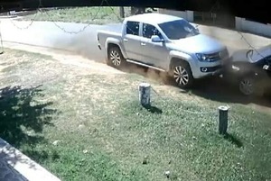 Acribillaron a un hombre que estaba en su camioneta en Canindeyú | 1000 Noticias