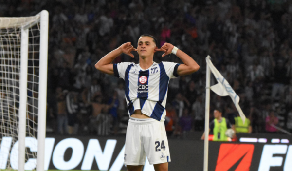 Versus / Ramón Sosa, uno de los jugadores más "imparables" del fútbol argentino
