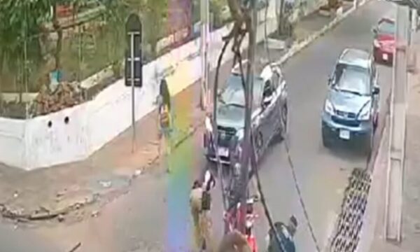 (VIDEO)PMT habría ocasionado caída de motoca y su acompañante