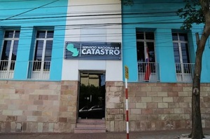 Caos en el Servicio Nacional de Catastro: Sin internet y servicios paralizados
