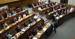 La Nación / Bancada opositora del Senado presenta proyecto que insta a renunciar al fiscal general
