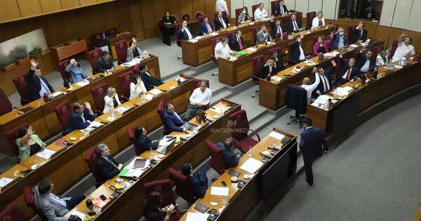 La Nación / Bancada opositora del Senado presenta proyecto que insta a renunciar al fiscal general