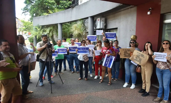 “No tenemos miedo” Periodistas se manifiestan contra ataques a la libertad de expresión