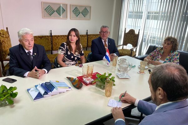 Gremios de magistrados se unen para reclamar reajuste salarial en el presente año - La Tribuna