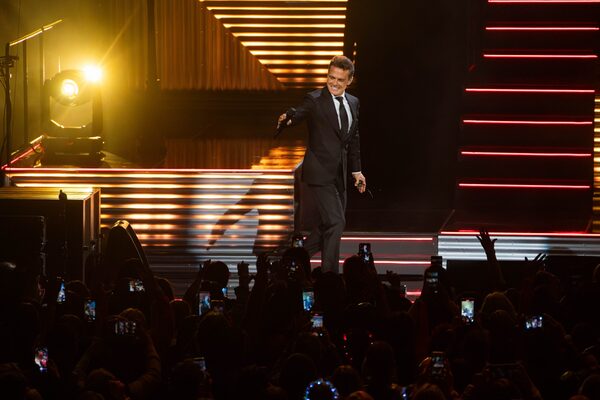 Luis Miguel arrasa en su gira mundial: más de 3 millones de espectadores y un éxito sin precedentes - Unicanal