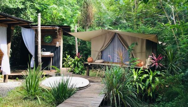 Nomade Glamping, una burbuja de exuberante naturaleza de 300 m2 con jacuzzi en Yaguarón