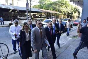 Funcionarios son coaccionados para declarar contra Marito y su gabinete, denuncian - Política - ABC Color