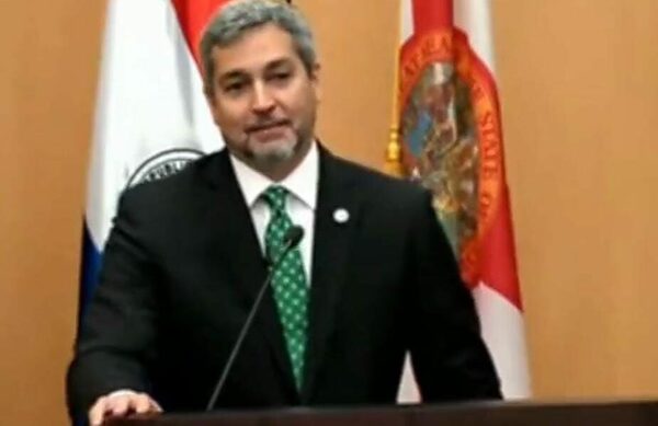 Designan nuevos fiscales par investigar a Mario Abdo Benítez
