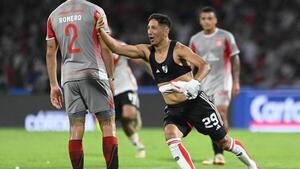 River derrota 'in extremis' a Estudiantes y se corona supercampeón del fútbol argentino