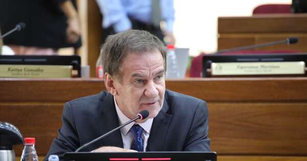 La Nación / Penner responde a cuestionamientos sobre su voto para mesa directiva del Senado
