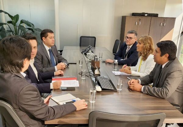 Reunión para fortalecer gestión de la Dirección del Registro de Automotores