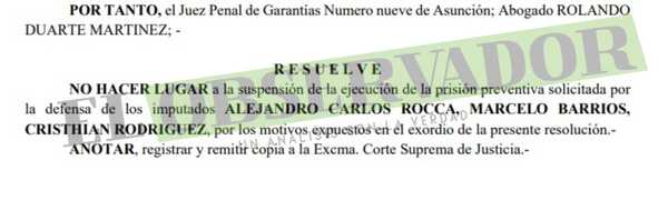 Peligro de obstrucción y fuga descarta revocatoria de prisión a policías imputados por extorsión