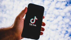 TikTok fue multada por desproteger a menores