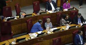La Nación / Oposición “golpeada” por fuga de votos liberales