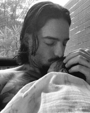 Maluma disfruta ser padre: “Es lo más especial y mágico”  - Gente - ABC Color