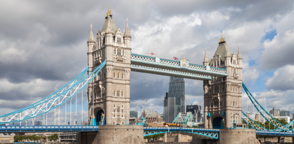 La econom铆a brit谩nica creci贸 un 0,2 % en enero, tras entrar en recesi贸n - Revista PLUS
