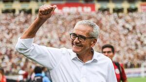 Gregorio Pérez: "Me gustaría seguir en el fútbol"