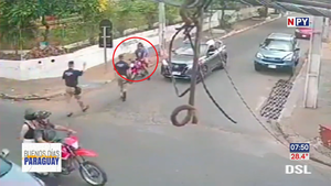 Motociclista intenta evadir a PMT, se cae y acaba sin acompañante
