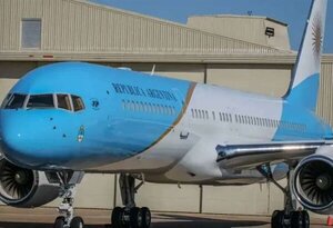 Demandan a Argentina en EEUU por impago de combustible usado por el avión presidencial