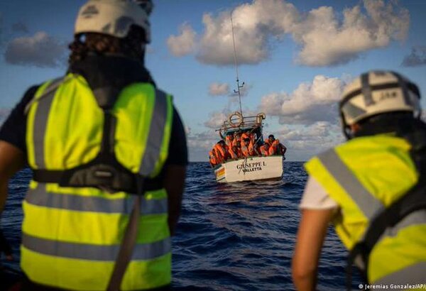 Unas 60 personas mueren en naufragio en el Mediterráneo, según sobrevivientes