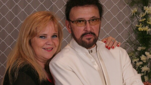 Valencia y Carlos, dueños de una gran historia de amor que perdura