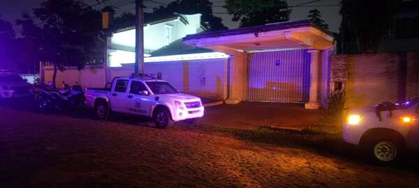 Hallan muerto a un hombre en casa de Mili Brítez - Noticiero Paraguay