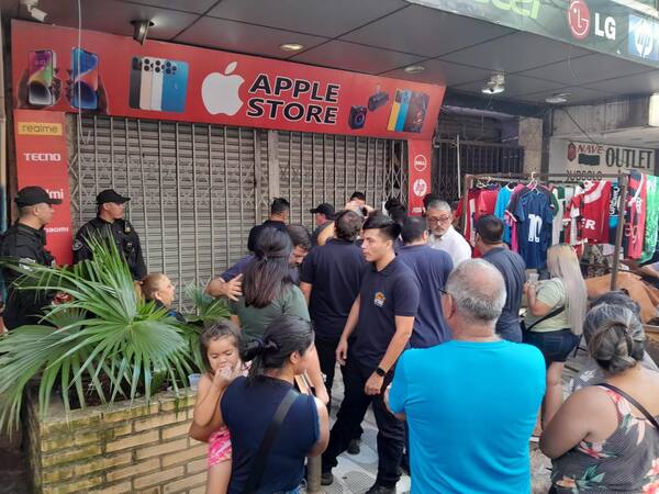 Clausuran comercios de fachada donde constantemente estafaban a turistas - La Clave