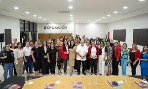 Unas 60 mujeres líderes de Alto Paraná inician Escuela de Formación Política en C. del Este – Diario TNPRESS