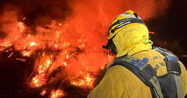 La Nación / Llaman a bomberos a acuartelarse ante ola de incendios forestales