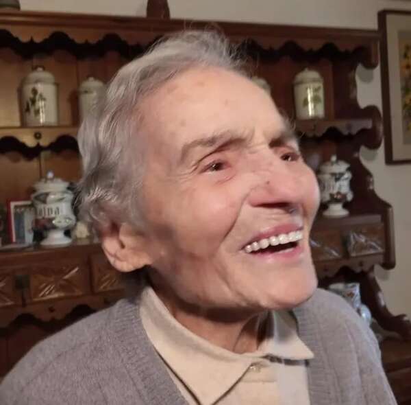 Tiene 103 años y fue sorprendida manejando en plena noche: iba a reunirse con sus amigos - Mundo - ABC Color