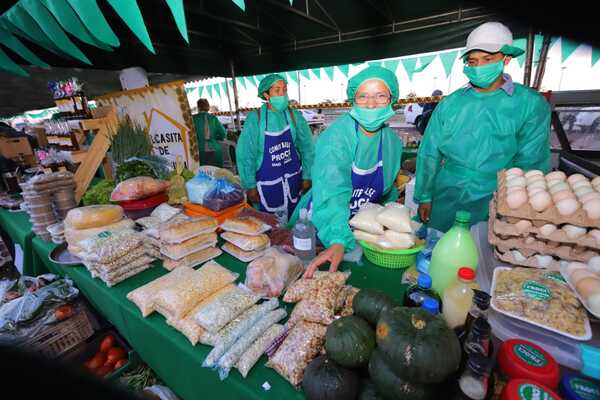 Feria de agricultura impulsa economía en San Pedro