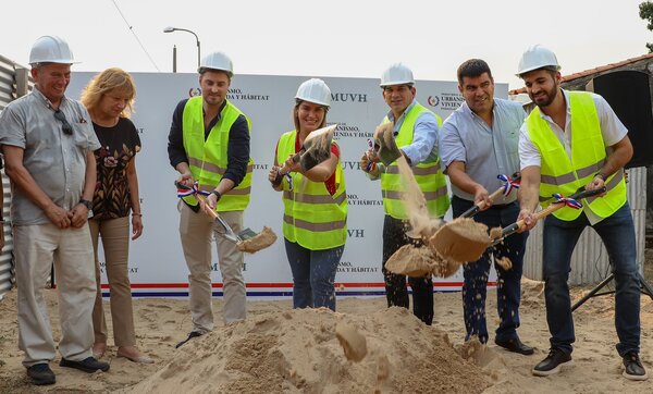 Gobierno inició construcción de cuatro dúplex del programa viviendas económicas en Mariano Roque Alonso - .::Agencia IP::.